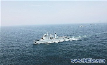 舟师某舰开展海上西席。吴坤龙摄